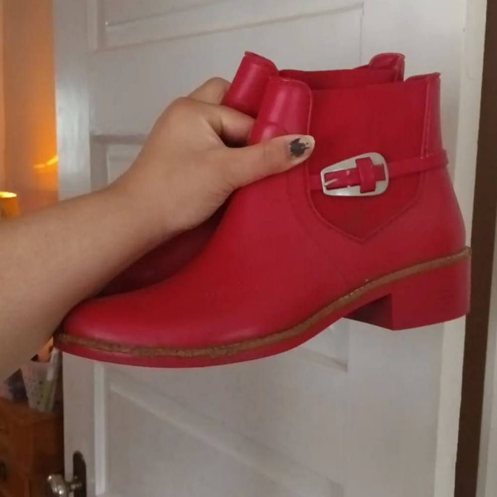 Bernardo Red Rain Boots - Size 9